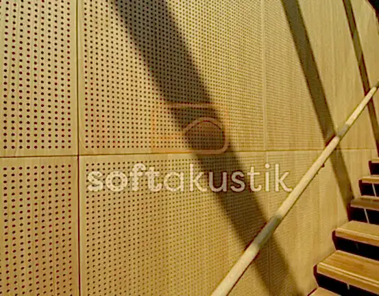 8000-delikli-ahsap-panel-cagri-merkezleri