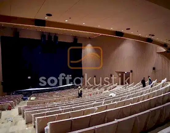 konferans-salonu-akustigi-ve-moderator-ses-kontrol