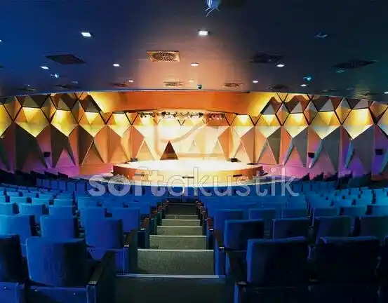 konferans-salonu-akustigi-ve-ses-sistemi-performansi