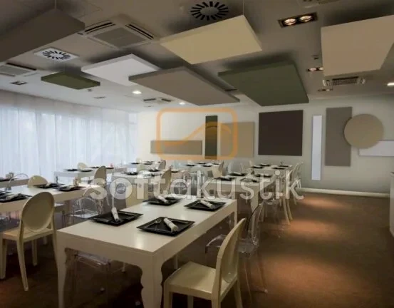 yuzer-tavan-paneli-konferans-salonlari